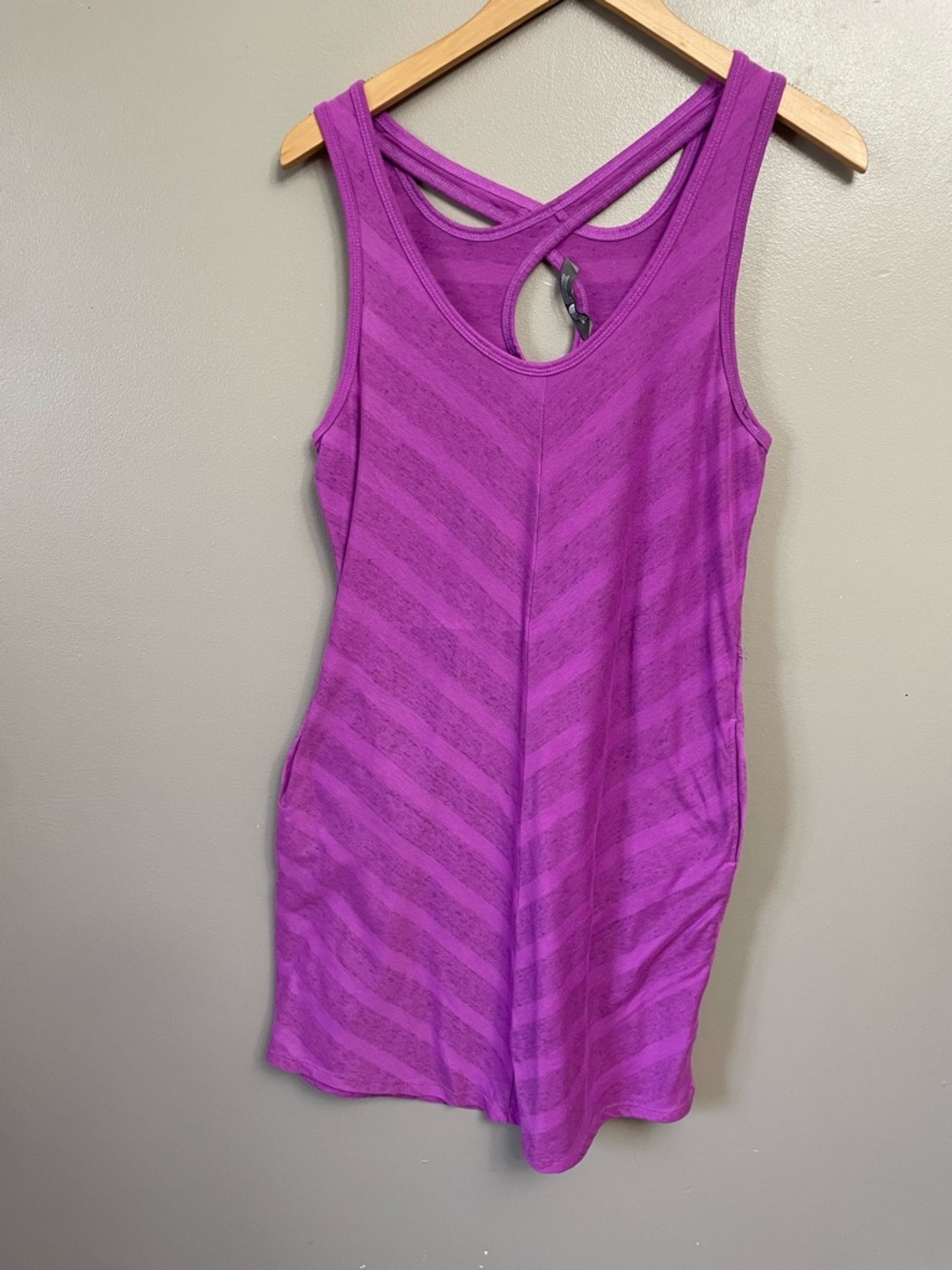 The North Face women’s Small Breezeback Dress Athleisure pockets outdoors